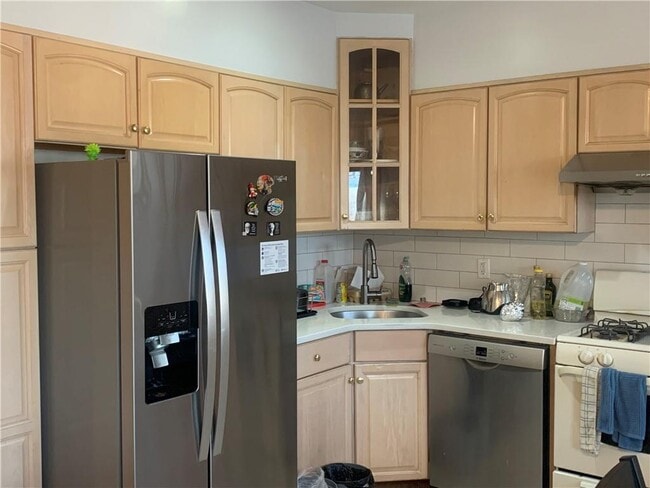 Building Photo - 86 Ave. S