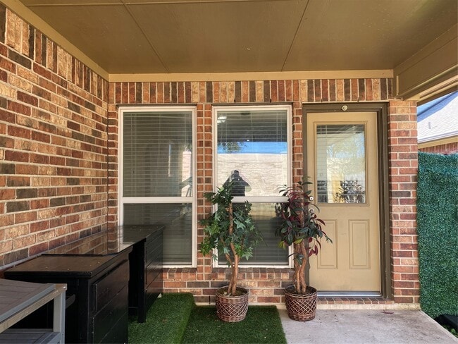 Building Photo - 18318 Mossy Creek Ln