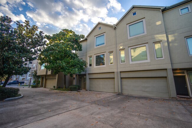 Building Photo - 4430 Center St