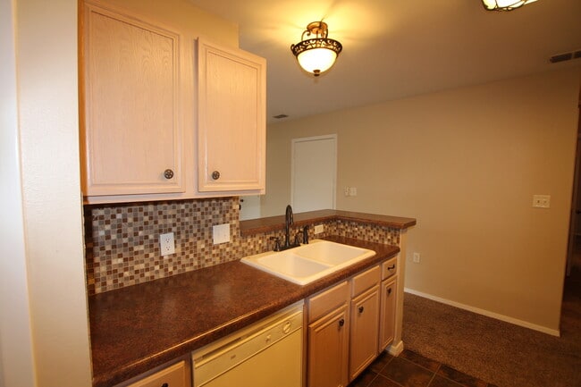 Building Photo - COMING SOON-Spacious 3 Bedroom in Whitehouse!