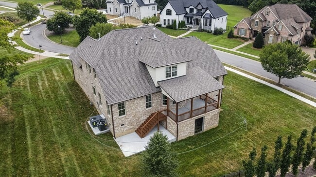Building Photo - Newer Custom Brick Home in Lebanon