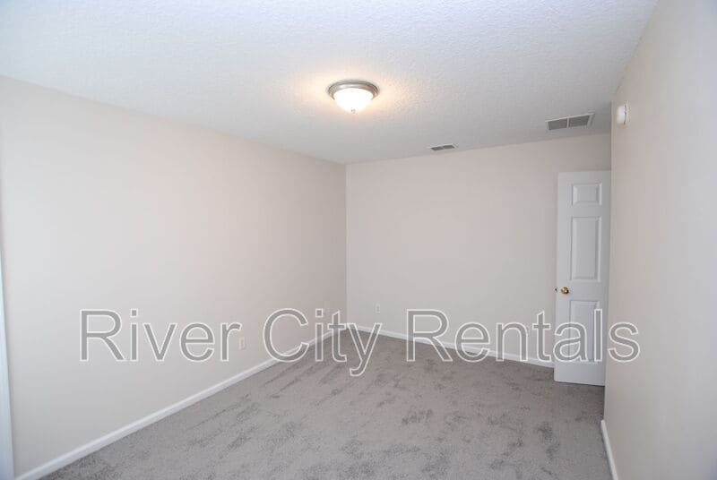 Building Photo - 116 Prince Phillip Dr