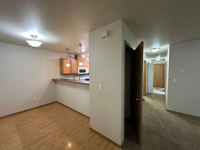 Building Photo - 5752 Legoe Ave
