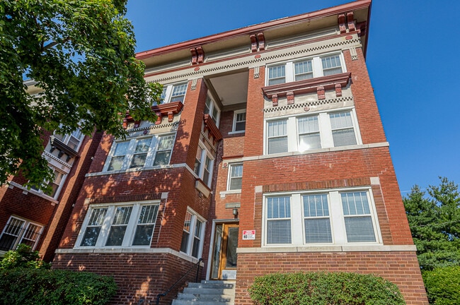 Building Photo - 3402 Gillham Rd