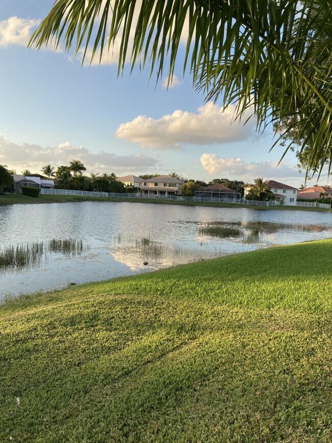 Building Photo - 4382 Fox Ridge Dr