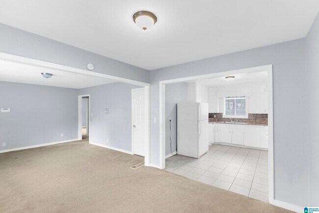 Building Photo - 9805 Maple Ln