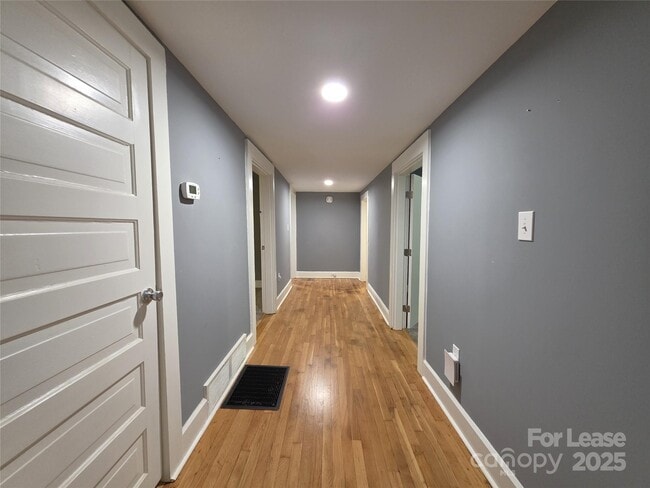 Building Photo - 222 W McCubbins St