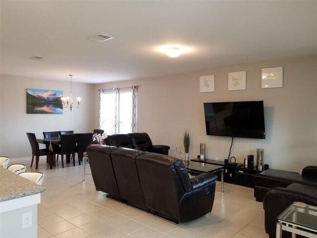 Building Photo - Stunning 5 beds 3 baths in Fort Worth with...