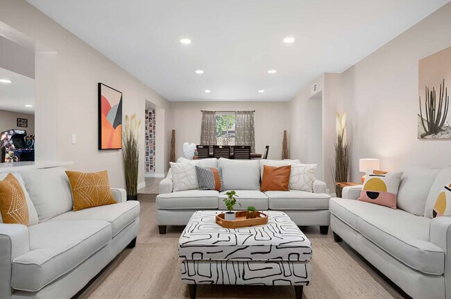 Primary Photo - 5747 N 48th Ln