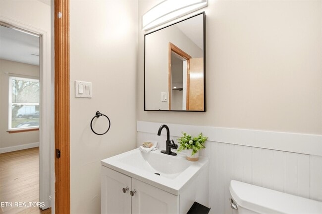 Building Photo - 1501 Woodbury Ct