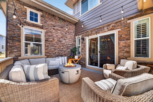 Building Photo - "Spacious 5-Bedroom Retreat on South Quantock Way - Perfectly Designed for Comfort and Style!"  A...
