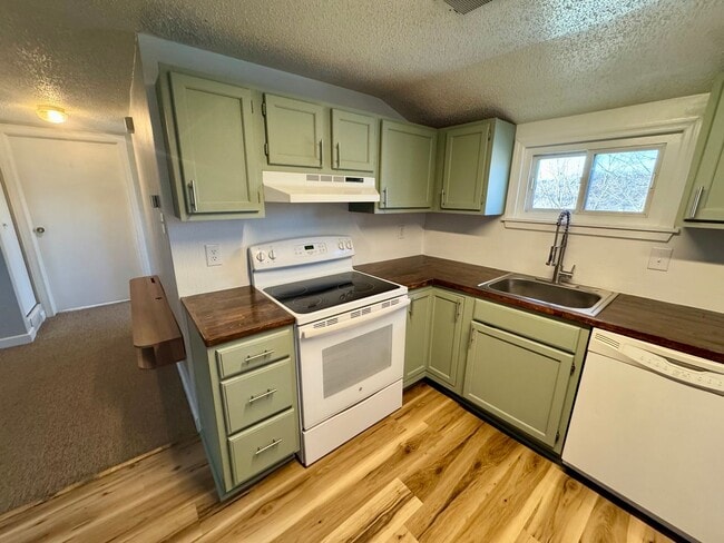 Building Photo - 409 North Ave