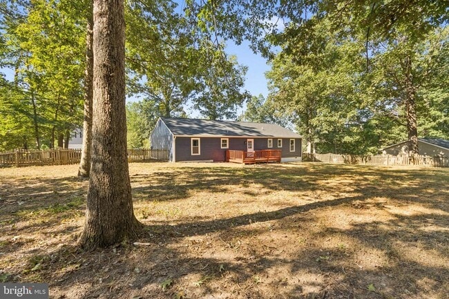 Building Photo - 39 Hidden Lake Dr