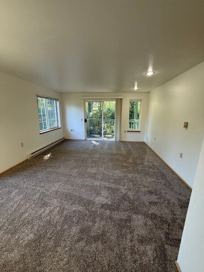 Building Photo - 1409 Bradley Ln