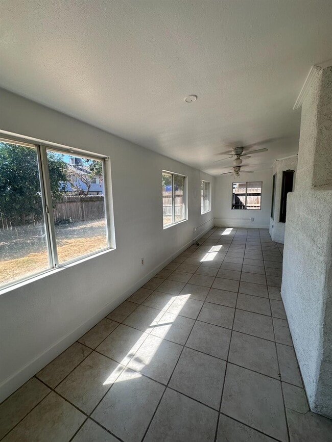 Building Photo - 2378 Grapewood Ct