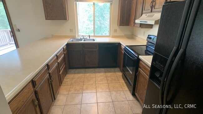 Building Photo - 850 Quail Lake Cir