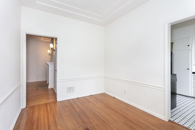 Building Photo - 6313 Orange St