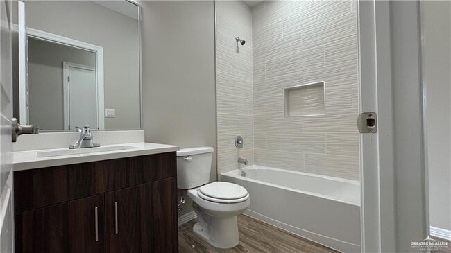 Building Photo - 13 S 43rd St