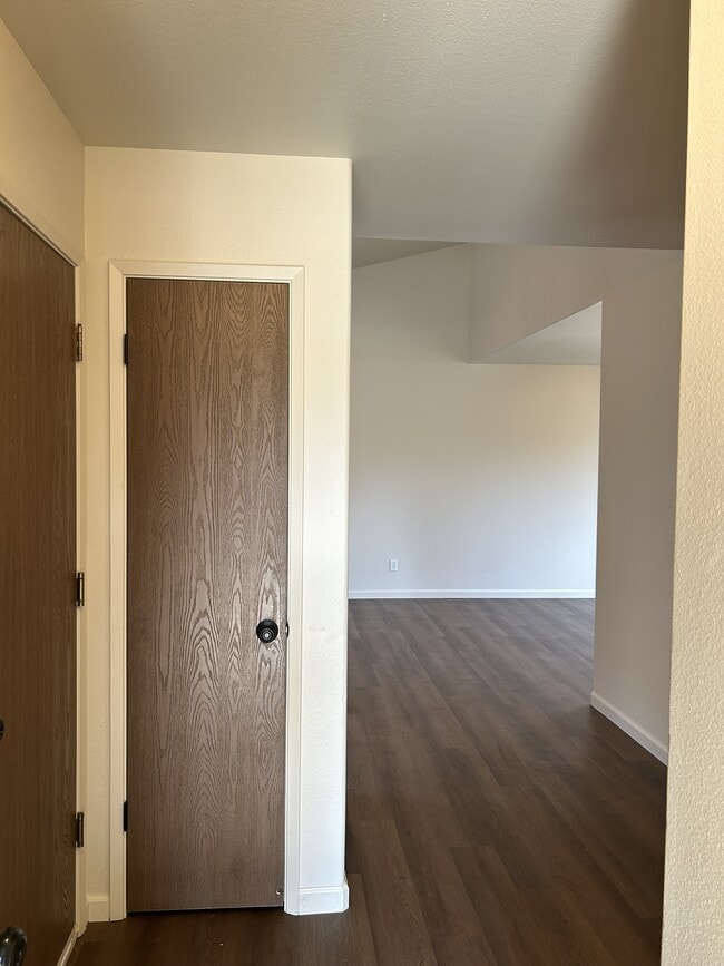 Building Photo - 1333 Glenbrook Way