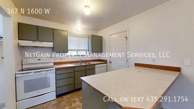 Building Photo - 367 N 1600 W