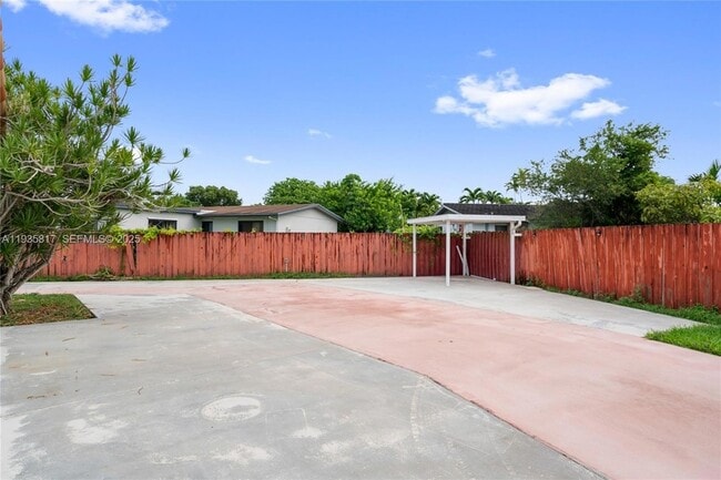 Building Photo - 13611 SW 77th St