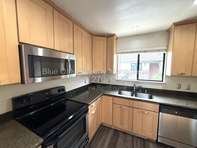Building Photo - 1420 Sherman Ave