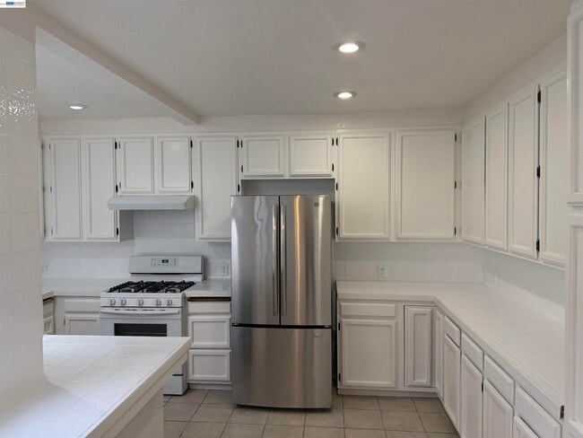 Building Photo - 175 W Moltke St