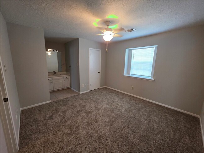 Building Photo - 1969 Country Village Blvd