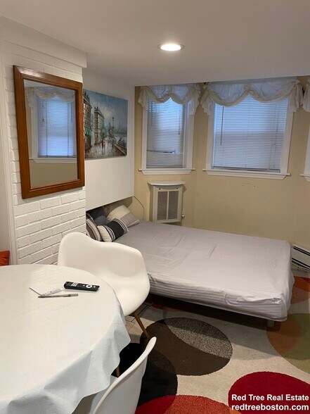 Building Photo - 8 Fulkerson St