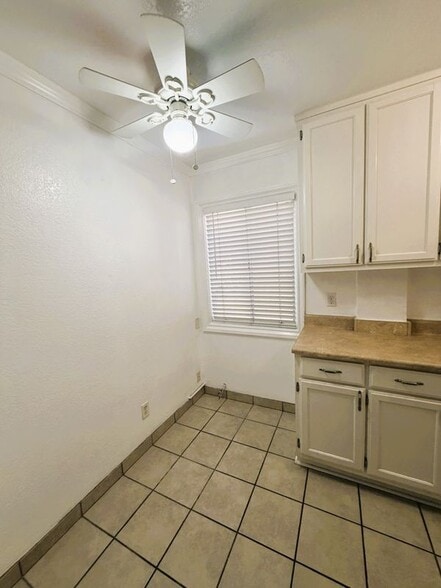 Building Photo - 5007 E Ocean Blvd