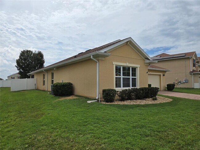 Building Photo - 2246 Waukegan Dr