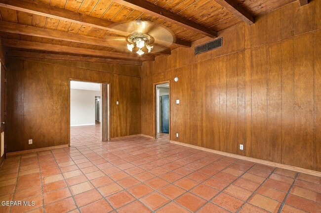 Building Photo - 4233 Hampshire Ln
