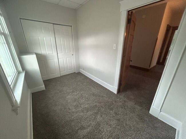 Building Photo - CHEVIOT- 4 Bedroom, 2 full Bathroom Specta...