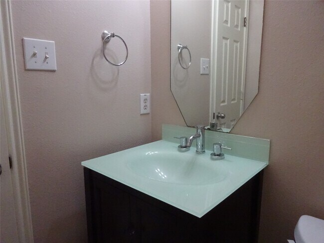 Building Photo - 4918 Landward Ln