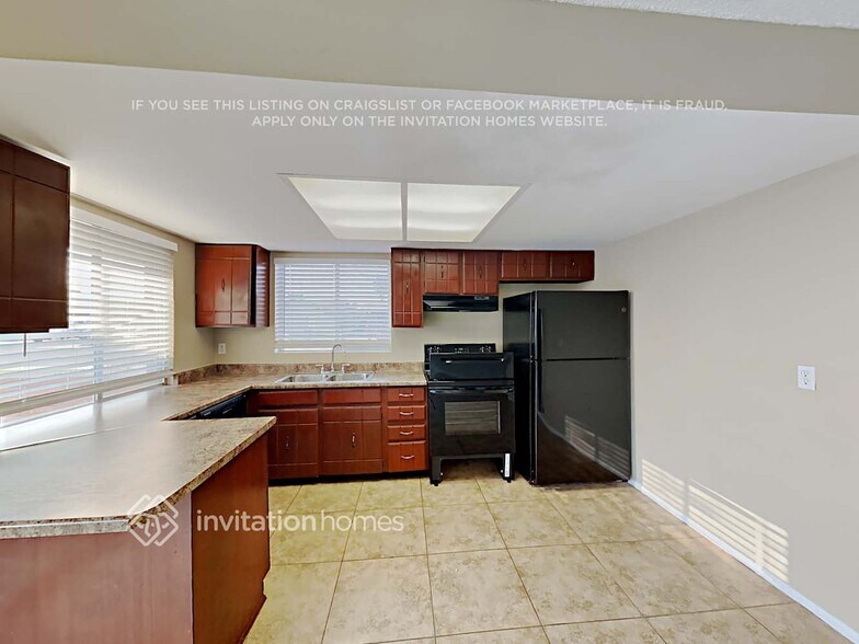 Building Photo - 8437 W Turney Ave