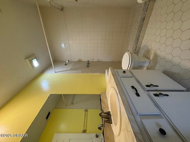 Building Photo - 1561 Sunset Ln