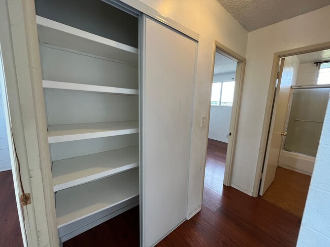 Building Photo - Kunia Palms (Waipahu) - 2 bedroom, 1 bathr...