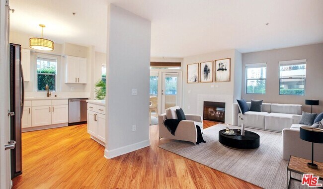 Building Photo - 340 Hauser Blvd