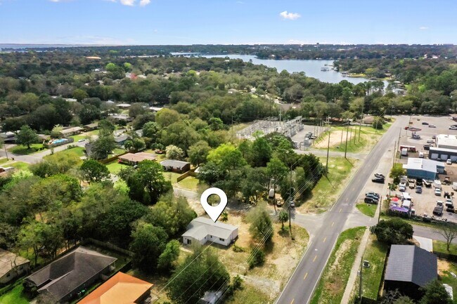 Building Photo - 200 Spencer Dr