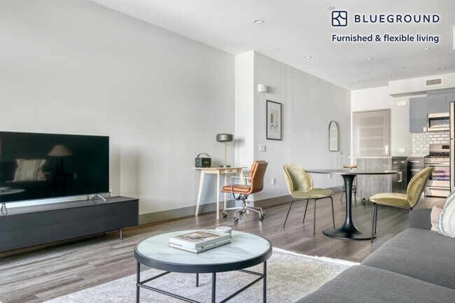 Building Photo - 5100 Wilshire Blvd