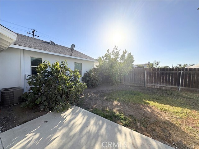 Building Photo - 4670 Riverside Dr