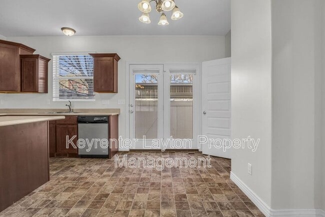 Building Photo - 826 W 1600 S