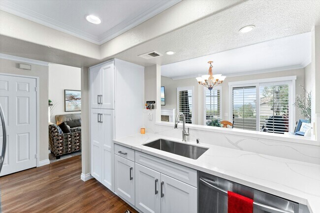 Building Photo - 1037 S Daybreak Ct