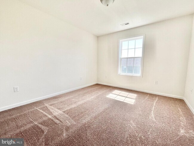 Building Photo - 253 S Marshview Terrace