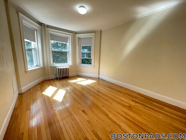 Building Photo - 1163 Boylston St