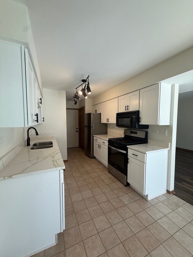 Building Photo - 121 Spuhler Dr