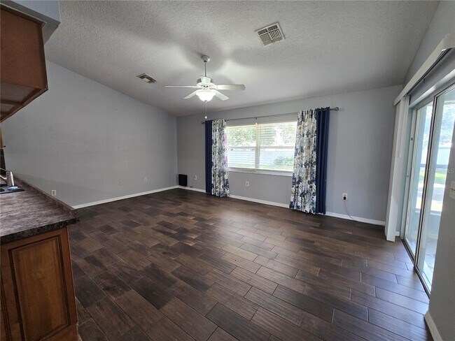 Building Photo - 3901 Laurel Branch Ct