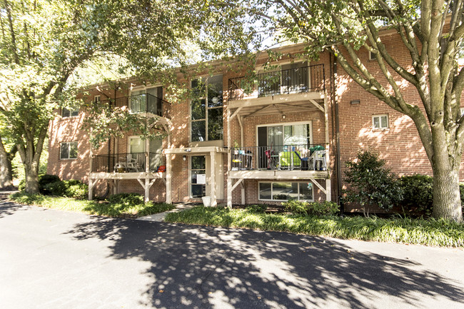 Welcome to Brooke Court Apartments - Brooke Court Apartments
