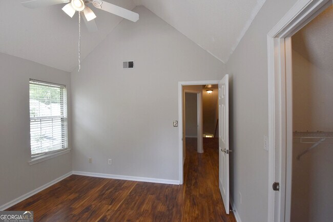 Building Photo - 115 S Fairfield Dr