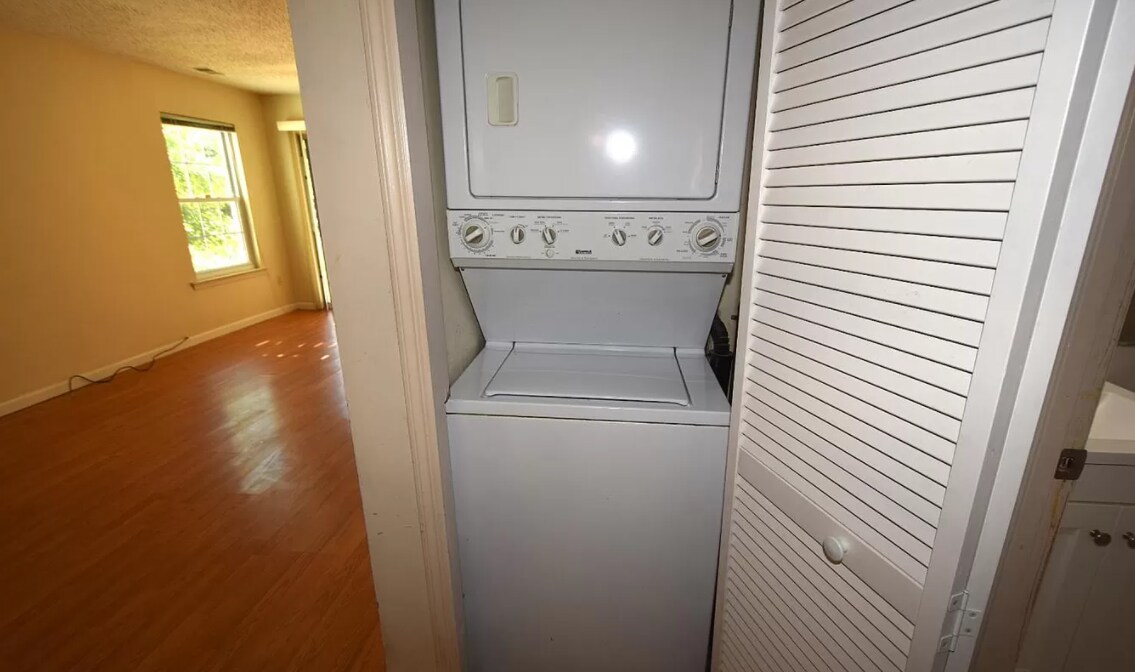 Building Photo - 57 Tanglewood Ct